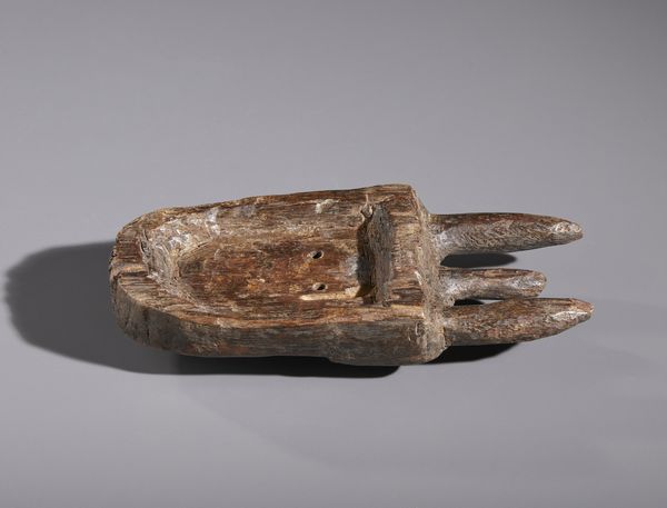 Toma - Guinea : Nello stile di Piccola maschera stilizzata  in legno a patina marrone  - Asta Asta 444 | AFRICA, OCEANIA E AMERICHE - ARTIGIANATO AFRICANO: VARI COMMITTENTI E SELEZIONE DALLA COLLEZIONE BARTOLOMUCCI Online - Associazione Nazionale - Case d'Asta italiane