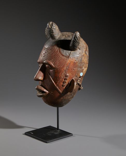 Idoma - Nigeria : Nello stile di Maschera antropomorfa in legno e pigmenti  - Asta Asta 444 | AFRICA, OCEANIA E AMERICHE - ARTIGIANATO AFRICANO: VARI COMMITTENTI E SELEZIONE DALLA COLLEZIONE BARTOLOMUCCI Online - Associazione Nazionale - Case d'Asta italiane
