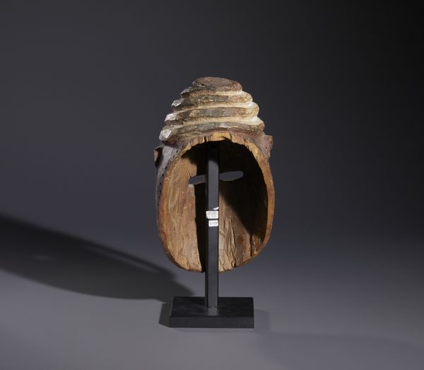 Yoruba -Nigeria : Nello stile di Maschera antropomorfa  in legno, caolino e  pigmenti  - Asta Asta 444 | AFRICA, OCEANIA E AMERICHE - ARTIGIANATO AFRICANO: VARI COMMITTENTI E SELEZIONE DALLA COLLEZIONE BARTOLOMUCCI Online - Associazione Nazionale - Case d'Asta italiane