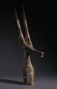 Kurumba - Burkina Faso : Nello stile di Maschera zoomorfa in legno, pigmenti e conchiglie  - Asta Asta 444 | AFRICA, OCEANIA E AMERICHE - ARTIGIANATO AFRICANO: VARI COMMITTENTI E SELEZIONE DALLA COLLEZIONE BARTOLOMUCCI Online - Associazione Nazionale - Case d'Asta italiane