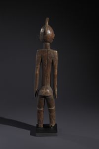 Mossi - Burkina Faso : Nello stile di Scultura antropomorfa femminile in legno a patina  marrone  - Asta Asta 444 | AFRICA, OCEANIA E AMERICHE - ARTIGIANATO AFRICANO: VARI COMMITTENTI E SELEZIONE DALLA COLLEZIONE BARTOLOMUCCI Online - Associazione Nazionale - Case d'Asta italiane