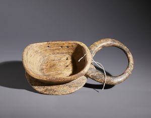 Baule - Costa d'Avorio : Nello stile di Maschera zoomorfa in legno duro a patina chiara  - Asta Asta 444 | AFRICA, OCEANIA E AMERICHE - ARTIGIANATO AFRICANO: VARI COMMITTENTI E SELEZIONE DALLA COLLEZIONE BARTOLOMUCCI Online - Associazione Nazionale - Case d'Asta italiane