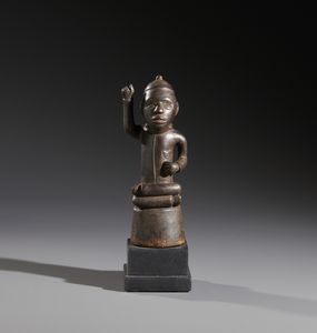 Kongo - Repubblica Democratica del Congo - Nello stile di Scultura antropomorfa coloniale  in legno duro a patina marrone