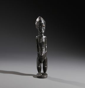 Baule - Costa d'Avorio - Nello stile di Scultura antropomorfa maschile in legno duro a patina scura