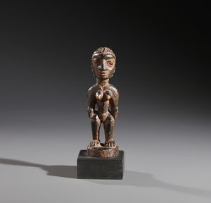 Yoruba -Nigeria - Nello stile di Scultura femminile in legno a patina scura e pigmenti