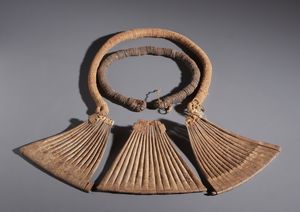 Fali o Kirdi - Camerun : Nello stile di Lotto composto da tre cache sexe in ferro con due cinture  - Asta Asta 444 | AFRICA, OCEANIA E AMERICHE - ARTIGIANATO AFRICANO: VARI COMMITTENTI E SELEZIONE DALLA COLLEZIONE BARTOLOMUCCI Online - Associazione Nazionale - Case d'Asta italiane