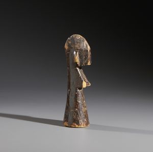 Mossi - Burkina Faso : Nello stile di Bambola di fertilit in legno a patina scura  - Asta Asta 444 | AFRICA, OCEANIA E AMERICHE - ARTIGIANATO AFRICANO: VARI COMMITTENTI E SELEZIONE DALLA COLLEZIONE BARTOLOMUCCI Online - Associazione Nazionale - Case d'Asta italiane