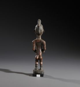 Igbo - Nigeria : Nello stile di Scultura antropomorfa in  legno e pigmenti  - Asta Asta 444 | AFRICA, OCEANIA E AMERICHE - ARTIGIANATO AFRICANO: VARI COMMITTENTI E SELEZIONE DALLA COLLEZIONE BARTOLOMUCCI Online - Associazione Nazionale - Case d'Asta italiane