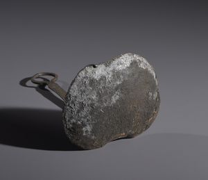 Tuareg - Sahara : Nello stile di Lampada in ferro per illuminazione ad olio  - Asta Asta 444 | AFRICA, OCEANIA E AMERICHE - ARTIGIANATO AFRICANO: VARI COMMITTENTI E SELEZIONE DALLA COLLEZIONE BARTOLOMUCCI Online - Associazione Nazionale - Case d'Asta italiane