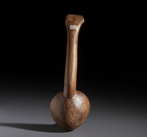 Tuareg - Sahara : Nello stile di Cucchiaio in legno duro a patina naturale con motivi geometrici incisi  - Asta Asta 444 | AFRICA, OCEANIA E AMERICHE - ARTIGIANATO AFRICANO: VARI COMMITTENTI E SELEZIONE DALLA COLLEZIONE BARTOLOMUCCI Online - Associazione Nazionale - Case d'Asta italiane