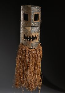 Ngbaka - Repubblica democratica del Congo - Nello stile di Maschera antropomorfa stilizzata in legno, pigmenti e rafia