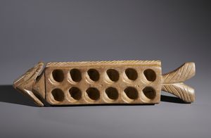 Mossi - Burkina Faso : Nello stile di Gioco con 12 buche in forma di freccia in  legno duro a patina naturale  - Asta Asta 444 | AFRICA, OCEANIA E AMERICHE - ARTIGIANATO AFRICANO: VARI COMMITTENTI E SELEZIONE DALLA COLLEZIONE BARTOLOMUCCI Online - Associazione Nazionale - Case d'Asta italiane