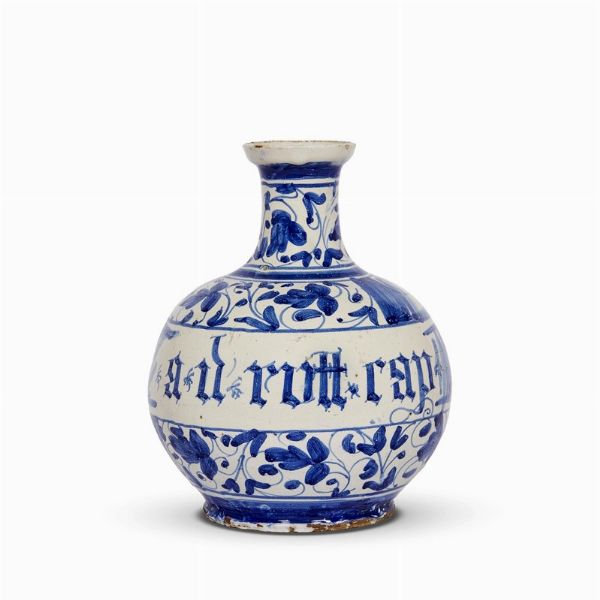 BOTTIGLIA, VENEZIA, PRIMA METÀ SECOLO XVII  - Asta UNA COLLEZIONE DI VASI DA FARMACIA IN MAIOLICA - Associazione Nazionale - Case d'Asta italiane