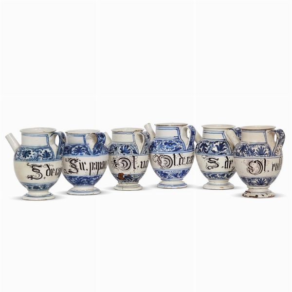 ASSORTIMENTO DI VASI DA FARMACIA, BASSANO, MANIFATTURA ANTONIBON, PRIMA METÀ SECOLO XVIII  - Asta UNA COLLEZIONE DI VASI DA FARMACIA IN MAIOLICA - Associazione Nazionale - Case d'Asta italiane