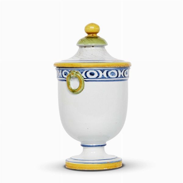VASO CON COPERCHIO, ITALIA CENTRALE, FINE SECOLO XVIII  - Asta UNA COLLEZIONE DI VASI DA FARMACIA IN MAIOLICA - Associazione Nazionale - Case d'Asta italiane