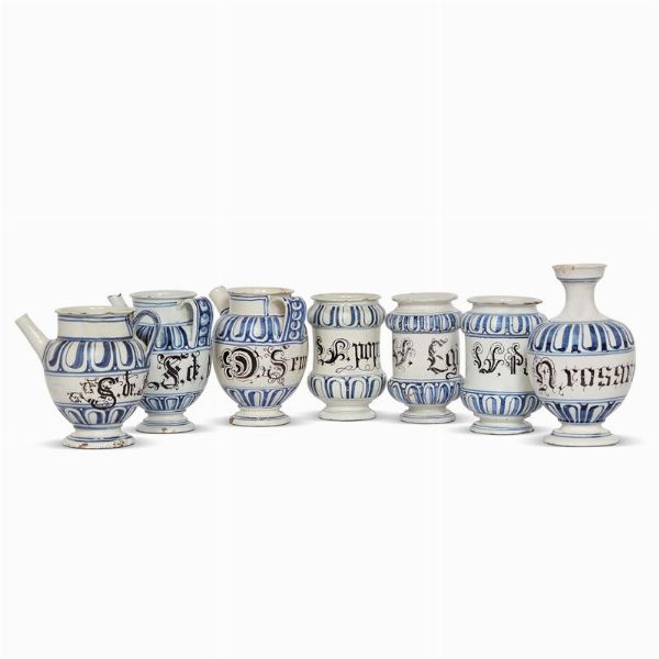 ASSORTIMENTO DI VASI DA FARMACIA, BASSANO, FINE XVII SECOLO - INIZIO XVIII  - Asta UNA COLLEZIONE DI VASI DA FARMACIA IN MAIOLICA - Associazione Nazionale - Case d'Asta italiane