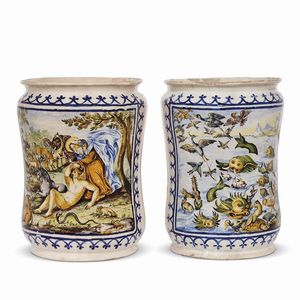 COPPIA DI GRANDI CILINDRI, NAPOLI, FINE SECOLO XIX  - Asta UNA COLLEZIONE DI VASI DA FARMACIA IN MAIOLICA - Associazione Nazionale - Case d'Asta italiane