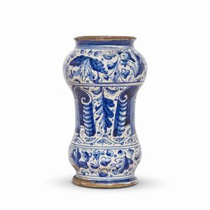 ALBARELLO, ROMA, FINE SECOLO XVII  - Asta UNA COLLEZIONE DI VASI DA FARMACIA IN MAIOLICA - Associazione Nazionale - Case d'Asta italiane