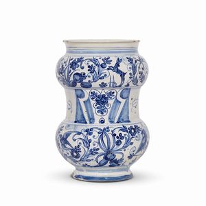 ALBARELLO, ALBISOLA, SECOLO XVII  - Asta UNA COLLEZIONE DI VASI DA FARMACIA IN MAIOLICA - Associazione Nazionale - Case d'Asta italiane
