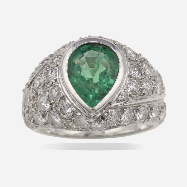 Anello con smeraldo taglio goccia e diamanti  - Asta Vintage Jewellery - Associazione Nazionale - Case d'Asta italiane