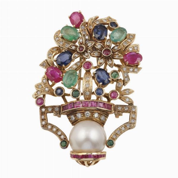 Spilla/pendente con diamanti, gem-set e perla coltivata  - Asta Vintage Jewellery - Associazione Nazionale - Case d'Asta italiane