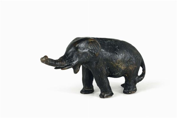 Elefante in bronzo fuso e cesellato. Fonditore del XIX secolo  - Asta Scultura e Oggetti d'Arte - Associazione Nazionale - Case d'Asta italiane