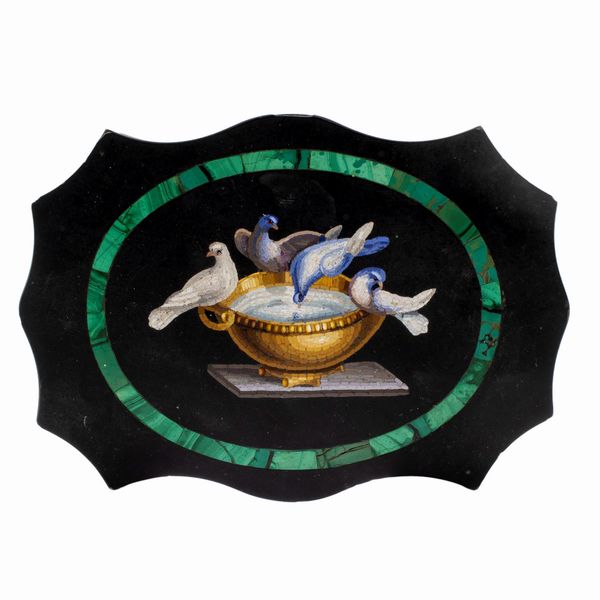 Fermacarte in micromosaico su nero del Belgio  - Asta Arredi, Sculture, Dipinti Antichi e del XIX Secolo - Associazione Nazionale - Case d'Asta italiane