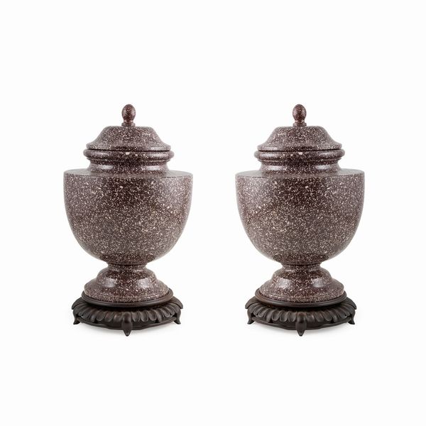 Coppia di vasi in porfido rosso  - Asta Arredi, Sculture, Dipinti Antichi e del XIX Secolo - Associazione Nazionale - Case d'Asta italiane