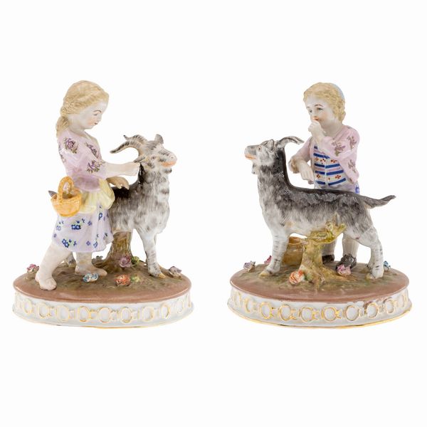 Due gruppi in porcellana policroma  - Asta Arredi, Sculture, Dipinti Antichi e del XIX Secolo - Associazione Nazionale - Case d'Asta italiane