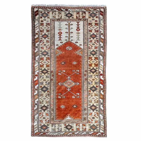 Tappeto caucasico  - Asta Arredi, Sculture, Dipinti Antichi e del XIX Secolo - Associazione Nazionale - Case d'Asta italiane