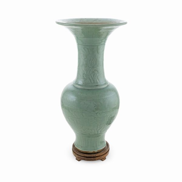Vaso smaltato in porcellana Celadon  - Asta Arredi, Sculture, Dipinti Antichi e del XIX Secolo - Associazione Nazionale - Case d'Asta italiane