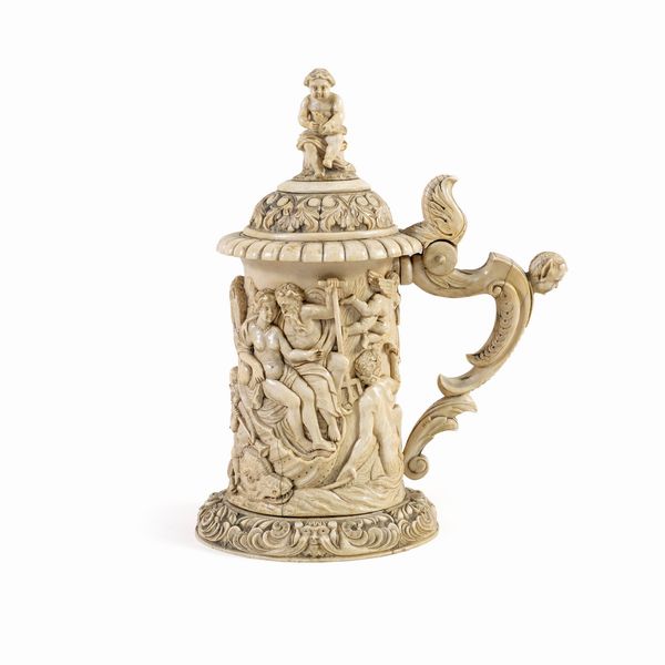 Tankard in avorio  - Asta Arredi, Sculture, Dipinti Antichi e del XIX Secolo - Associazione Nazionale - Case d'Asta italiane