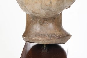 Otello Montaguti (Milano 1921-2005) Testa femminile  - Asta Scultura XIX-XX secolo - Associazione Nazionale - Case d'Asta italiane