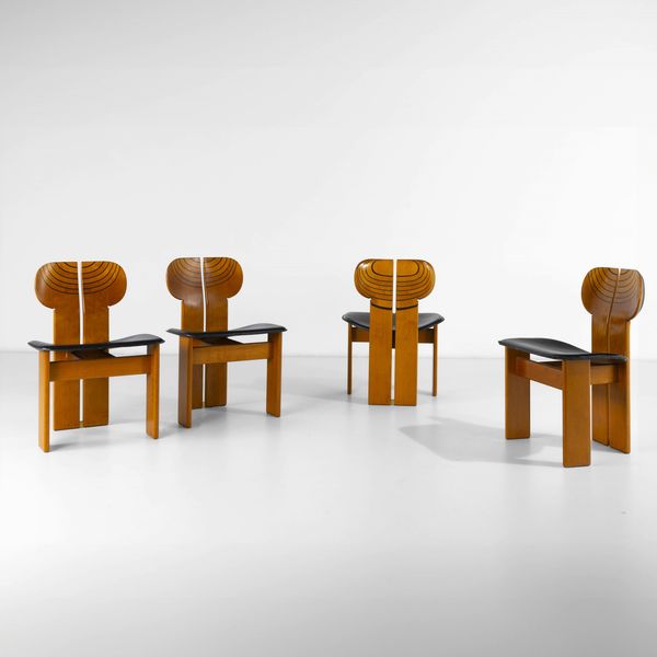AFRA E TOBIA SCARPA : Quattro sedie mod. Africa della serie Artona  - Asta Design 200 - Associazione Nazionale - Case d'Asta italiane