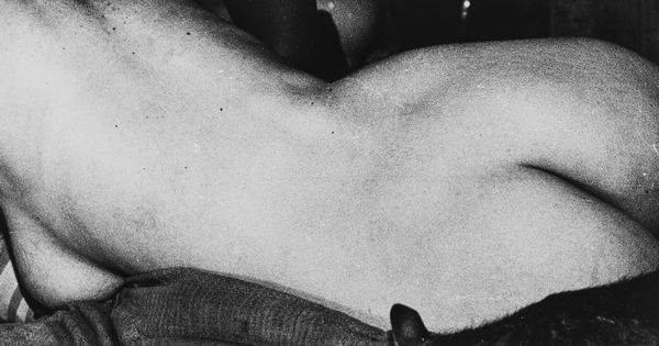 Mario Giacomelli : Senza titolo (Nudo)  - Asta Fotografia: Unveiled Beauty - Associazione Nazionale - Case d'Asta italiane