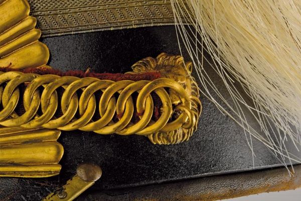 Chapka per compagnia di Stato Maggiore del 1 reggimento lancieri (trombettiere)  - Asta Rare Armi Antiche e Armature da Tutto il Mondo - Associazione Nazionale - Case d'Asta italiane