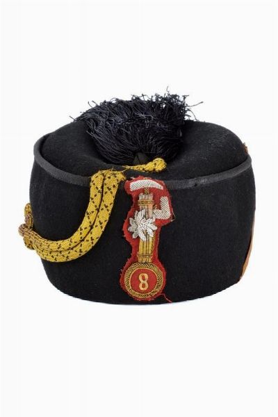 Fez da comandante dell' Ottava Legione Cacciatori delle Alpi  - Asta Rare Armi Antiche e Armature da Tutto il Mondo - Associazione Nazionale - Case d'Asta italiane