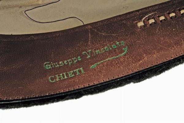 Fez - Colbacco da ufficiale medico Mod. 1938  - Asta Rare Armi Antiche e Armature da Tutto il Mondo - Associazione Nazionale - Case d'Asta italiane