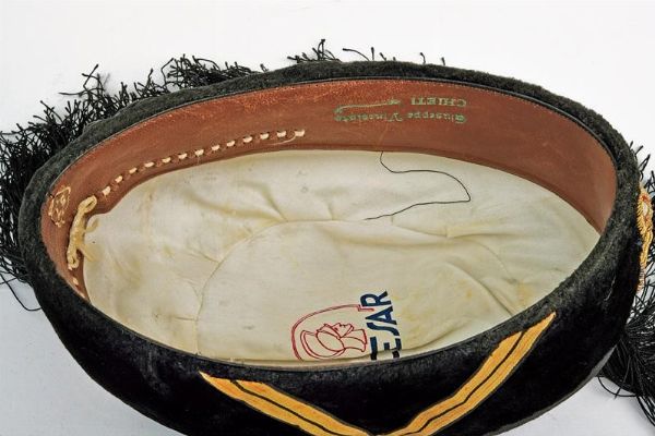 Fez - Colbacco da ufficiale medico Mod. 1938  - Asta Rare Armi Antiche e Armature da Tutto il Mondo - Associazione Nazionale - Case d'Asta italiane