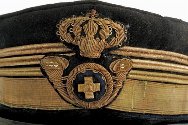 Berretto per colonnello dei cavalleggeri di Saluzzo  - Asta Rare Armi Antiche e Armature da Tutto il Mondo - Associazione Nazionale - Case d'Asta italiane