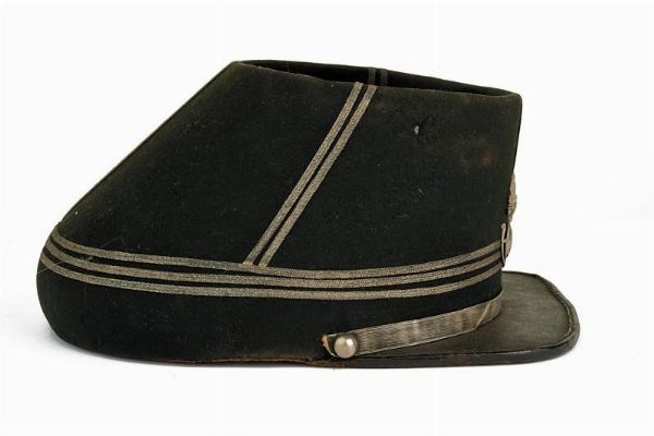 Bonetto da capitano del Reggimento Carabinieri Esteri  - Asta Rare Armi Antiche e Armature da Tutto il Mondo - Associazione Nazionale - Case d'Asta italiane