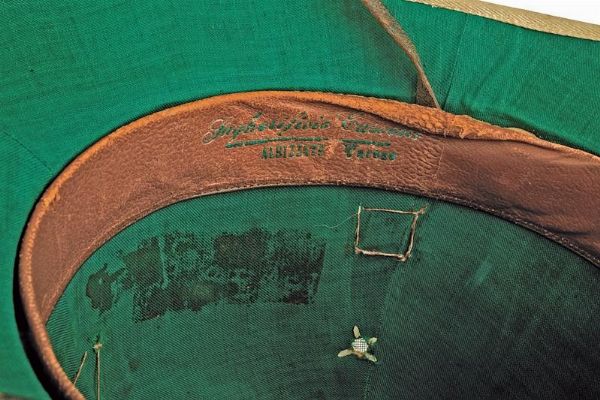 Casco coloniale da ufficiale di cavalleria del 5� reggimento di Novara  - Asta Rare Armi Antiche e Armature da Tutto il Mondo - Associazione Nazionale - Case d'Asta italiane