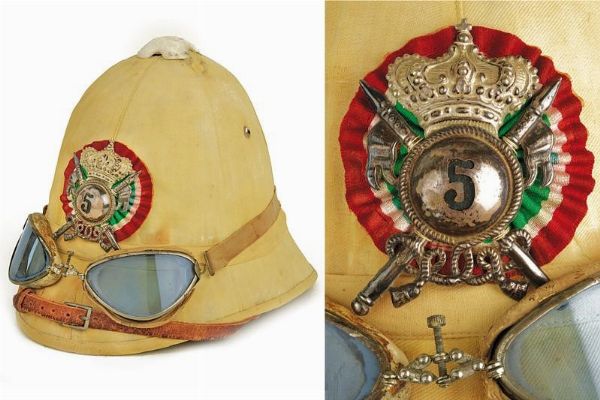 Casco coloniale da ufficiale del 5 reggimento lancieri di Novara  - Asta Rare Armi Antiche e Armature da Tutto il Mondo - Associazione Nazionale - Case d'Asta italiane