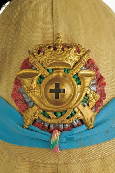 Casco coloniale da ufficiale dei cacciatori d'Africa  - Asta Rare Armi Antiche e Armature da Tutto il Mondo - Associazione Nazionale - Case d'Asta italiane
