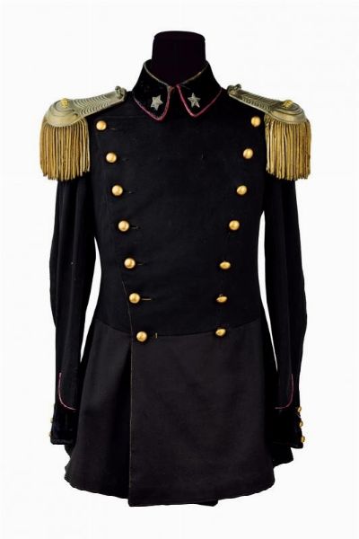 Rara uniforme da ufficiale medico della Croce Rossa  - Asta Rare Armi Antiche e Armature da Tutto il Mondo - Associazione Nazionale - Case d'Asta italiane