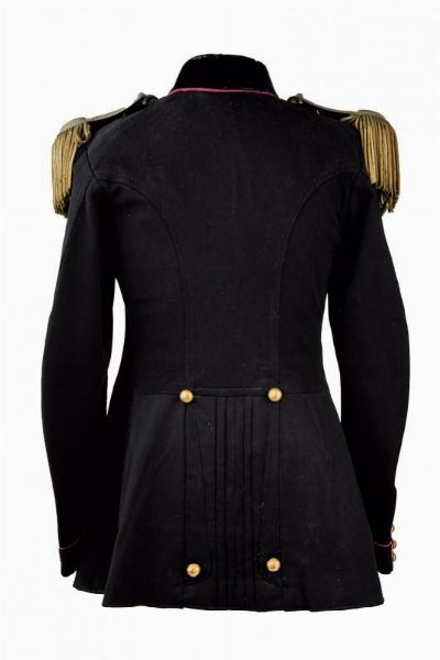 Rara uniforme da ufficiale medico della Croce Rossa  - Asta Rare Armi Antiche e Armature da Tutto il Mondo - Associazione Nazionale - Case d'Asta italiane