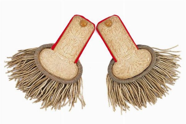 Paio di spalline da ufficiale  - Asta Rare Armi Antiche e Armature da Tutto il Mondo - Associazione Nazionale - Case d'Asta italiane