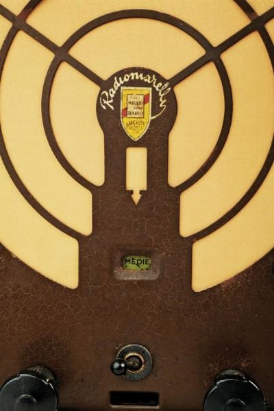 Radio Marelli modello Targelio  - Asta Rare Armi Antiche e Armature da Tutto il Mondo - Associazione Nazionale - Case d'Asta italiane