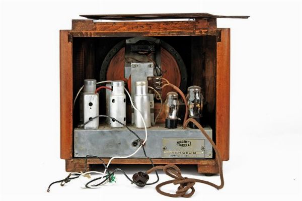Radio Marelli modello Targelio  - Asta Rare Armi Antiche e Armature da Tutto il Mondo - Associazione Nazionale - Case d'Asta italiane