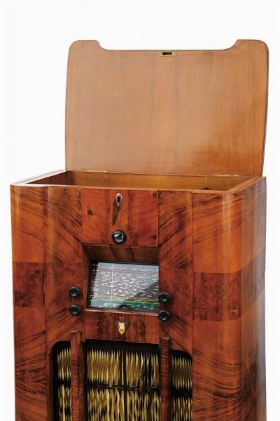 Grande Radio Marelli modello Assab  - Asta Rare Armi Antiche e Armature da Tutto il Mondo - Associazione Nazionale - Case d'Asta italiane